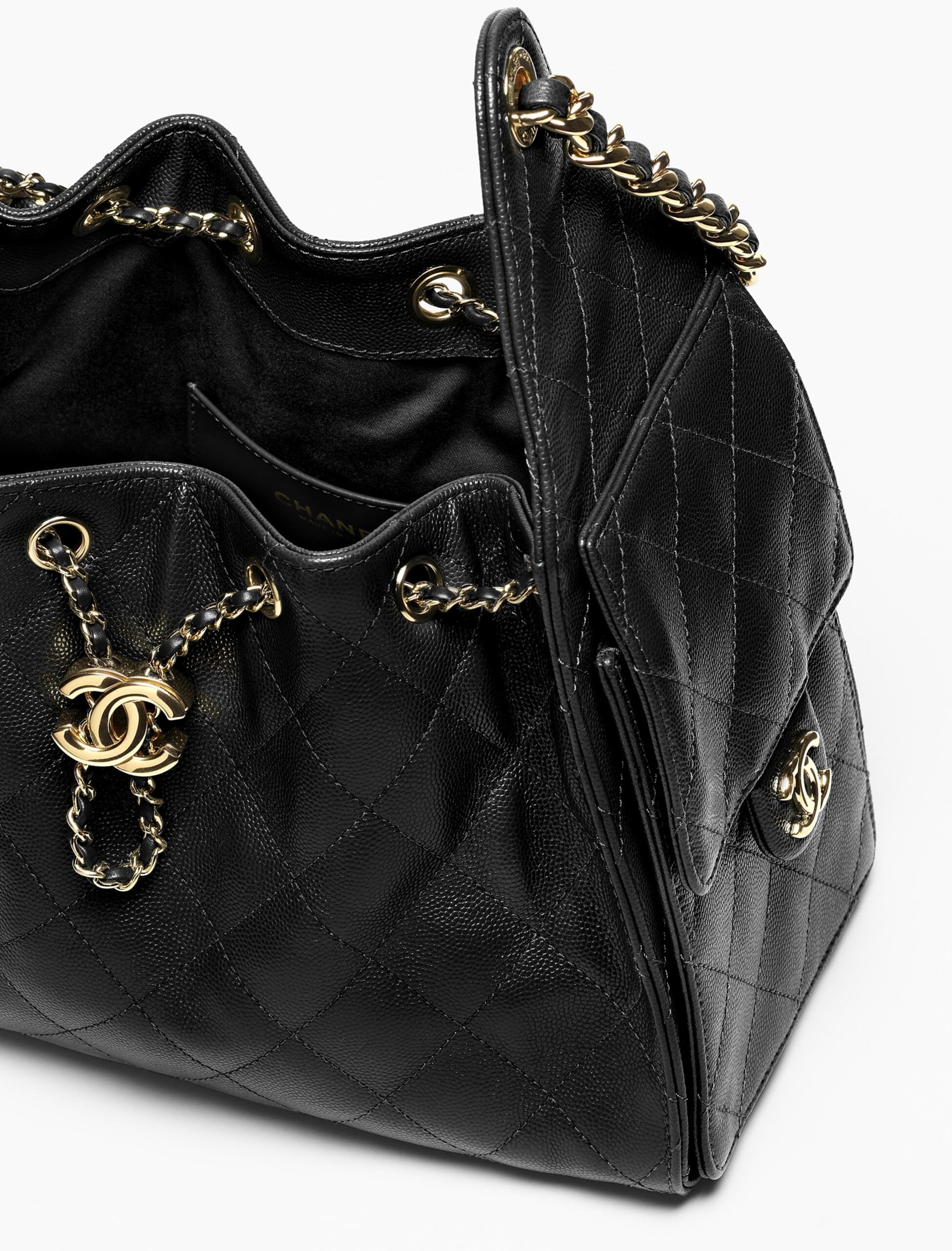 Chanel 25 Small Handbag Black Grained Calfskin GHW - view 3